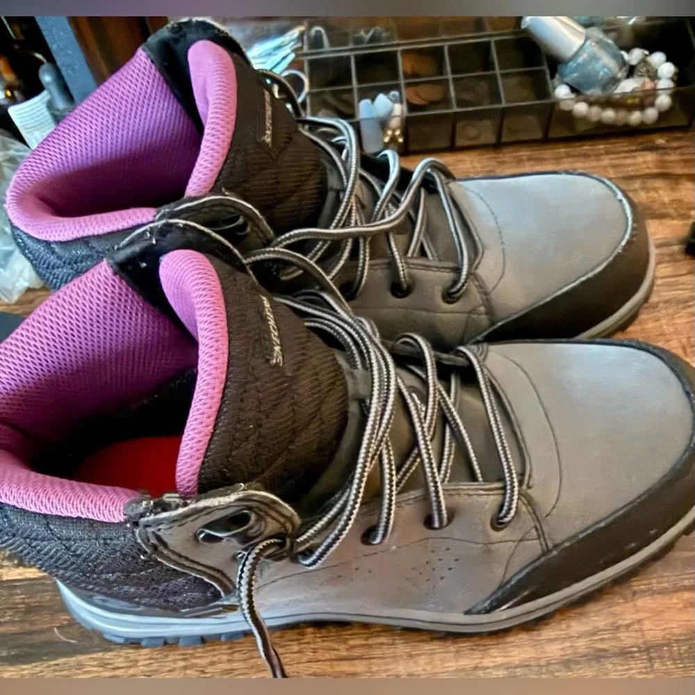 Skechers Women's Black and Purple Steel toe boots size 9.5